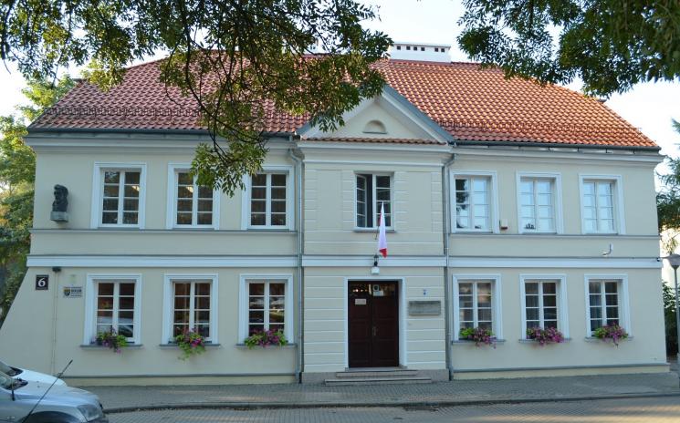 Budynek Pułtuskiej Biblioteki Publicznej im. Joachima Lelewela